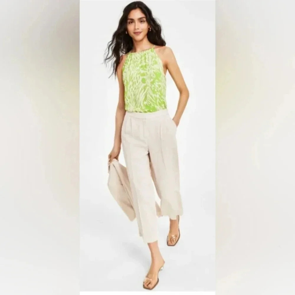 Bar III NWT  Pants Cropped High Rise White Size 20W
